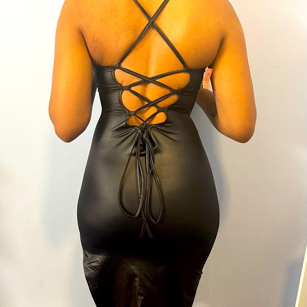 Black leather bodycon dress 🥰